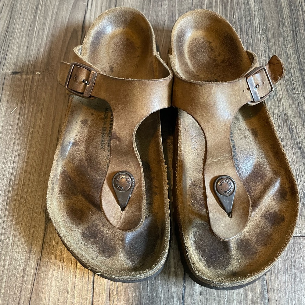 Used Birkenstock Gizeh oiled leather tobacco brown